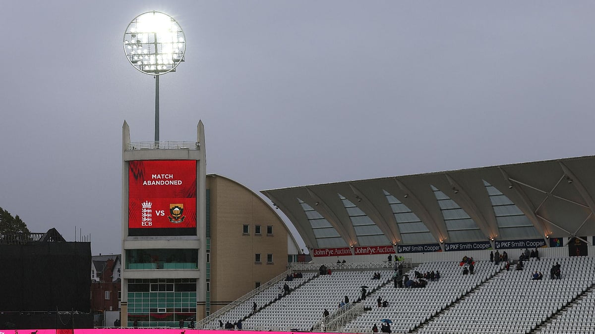 The third match was abandoned due to bad weather
