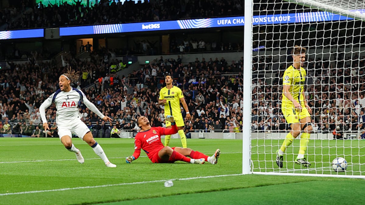 Tottenham celebrate first Champions League goal of the campaign