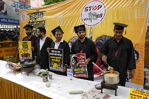 Members of IYC fry tea and fry pakoras.