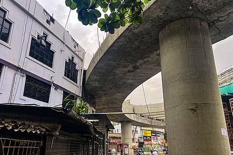 Flyover passing through a building in Nagpur