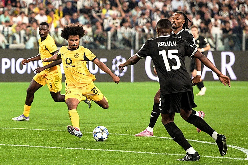 Champions League Soccer Match: Borussia Dortmund vs Juventus