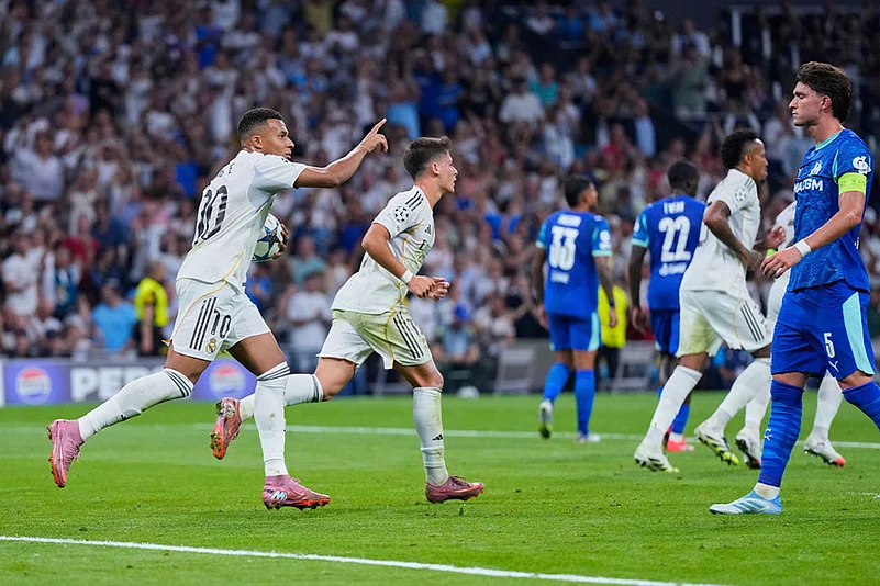 Champions League Soccer Match: Olympique Marseille vs Real Madrid