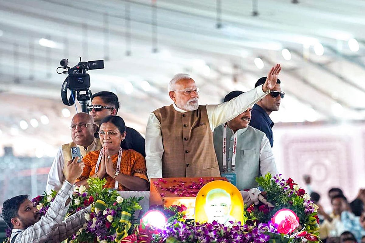 PM Modi in MP's Dhar district