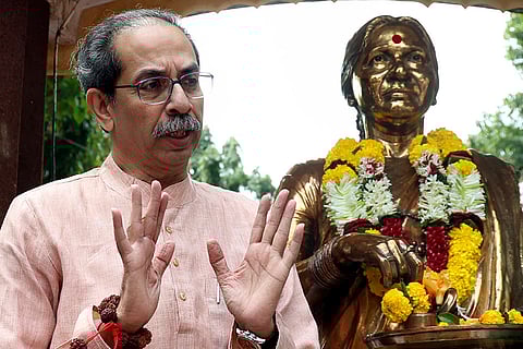 Paint thrown on statue of Bal Thackeray's wife Meenatai