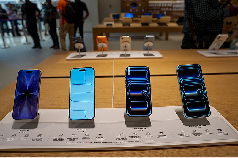 Apples iPhone 17 series goes on sale in Delhi