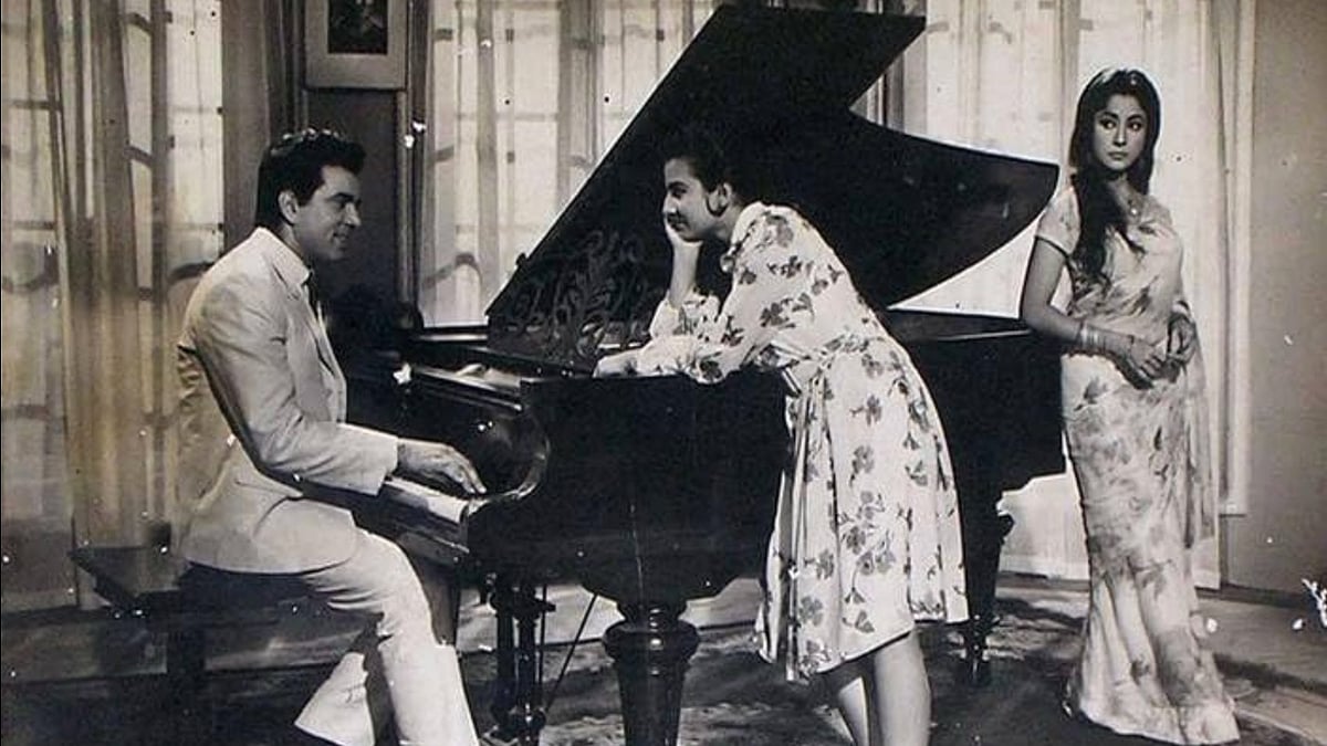 IMDB : Still from Baharen Phir Bhi Aayengi