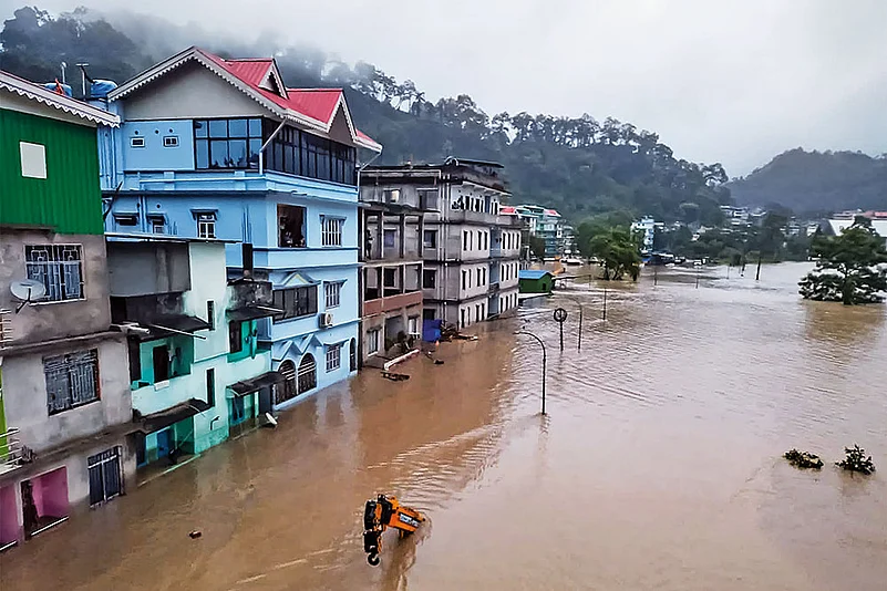 Flooding at Muguthang in North Sikkim caused by a sudden cloudburst over Lhonak Lake