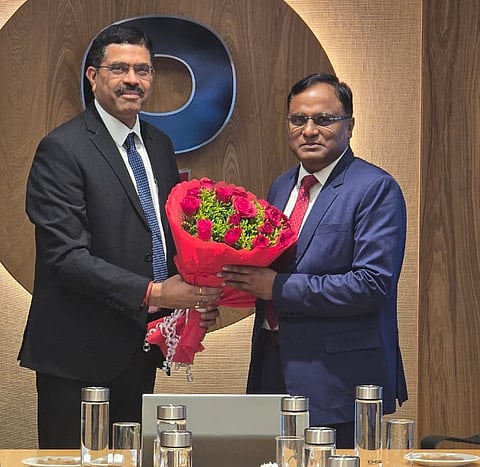 Mr. Sanjiv Kumar Singh, Chairman and Managing Director, Hindustan Copper Ltd., and Dr. Ranjit Rath, Chairman and Managing Director, Oil India Ltd., at the MoU signing ceremony in New Delhi