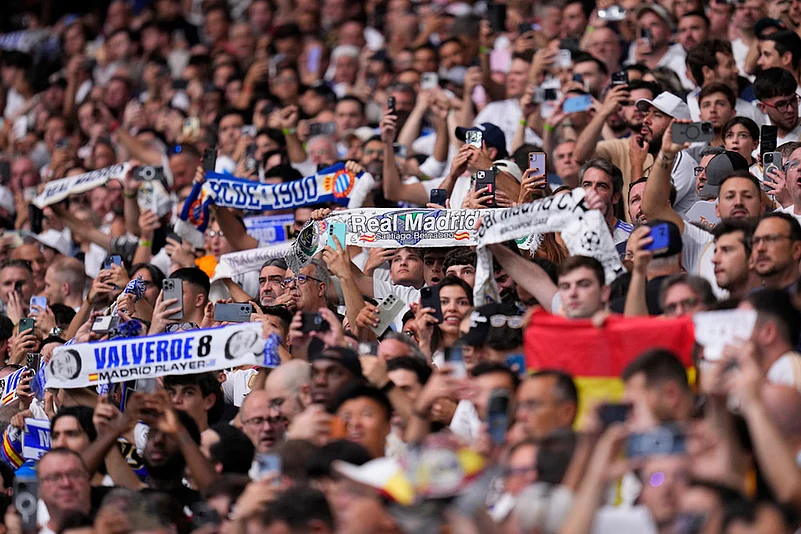 La Liga 2025-26 Real Madrid Vs Espanyol Football match photos_Real Madrids fans