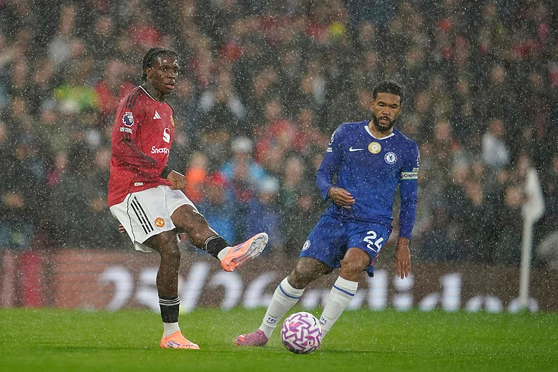 English Premier League 2025-26 Manchester United vs Chelsea EPL Soccer photos: Patrick Dorgu
