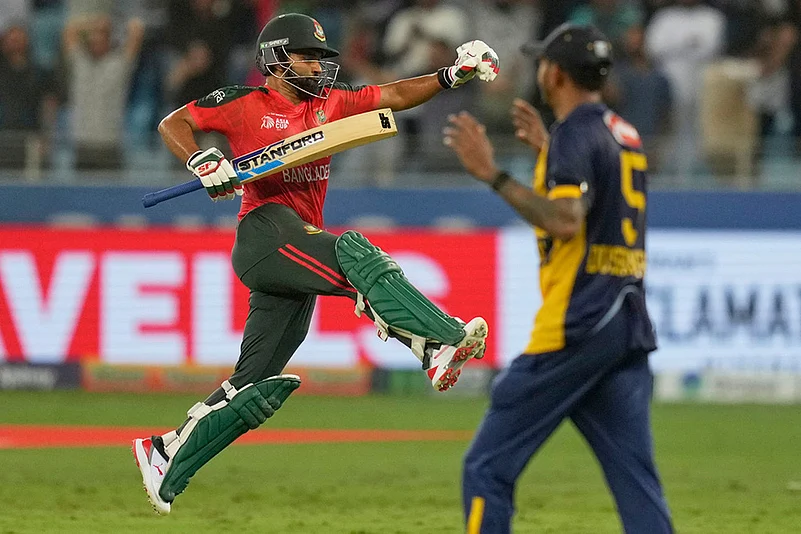 Asia Cup 2025 Super Four T20 match Sri Lanka Vs Bangladesh photos_Shamim Hossain