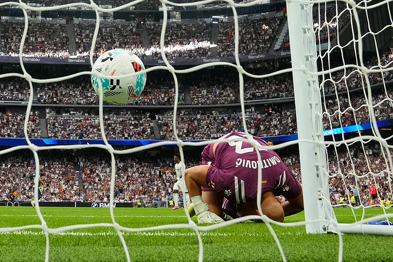 La Liga 2025-26 Real Madrid Vs Espanyol Football match photos_ Marko Dmitrovic
