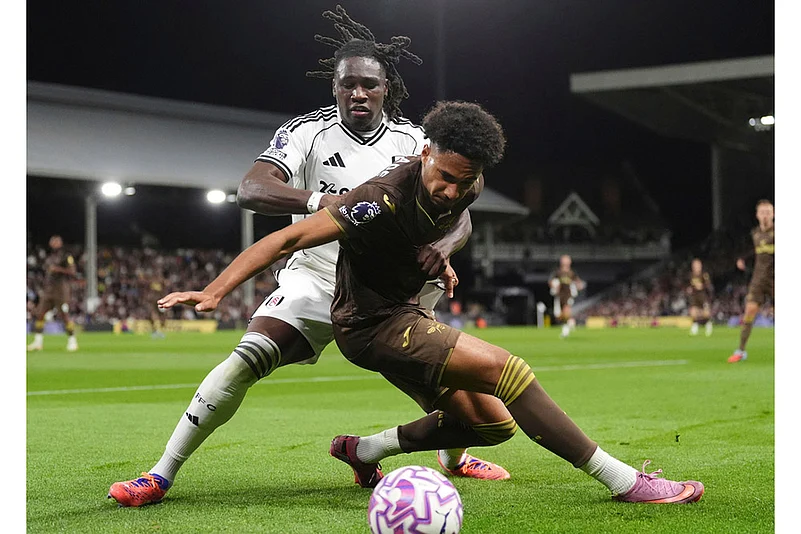English Premier League 2025-26 Fulham FC vs Brentford FC EPL Soccer photos: Calvin Bassey