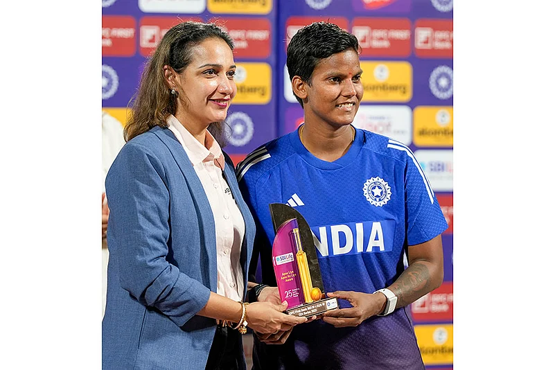 Australia Women vs India Women 3rd ODI Cricket match photos_Deepti Sharma