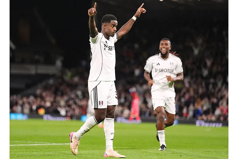 English Premier League 2025-26 Fulham FC vs Brentford FC EPL Soccer photos: Ryan Sessegnon