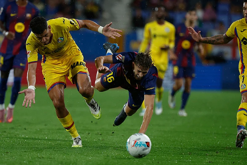 Spain soccer La liga 2025-26 FC Barcelona vs Getafe match pics_Abdel Abqar, Fermin Lopez