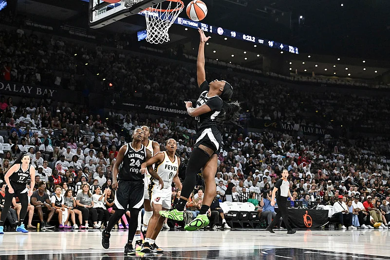WNBA Playoffs Semifinals series, Game 1 Indiana Fever vs Las Vegas Aces_Dana Evans