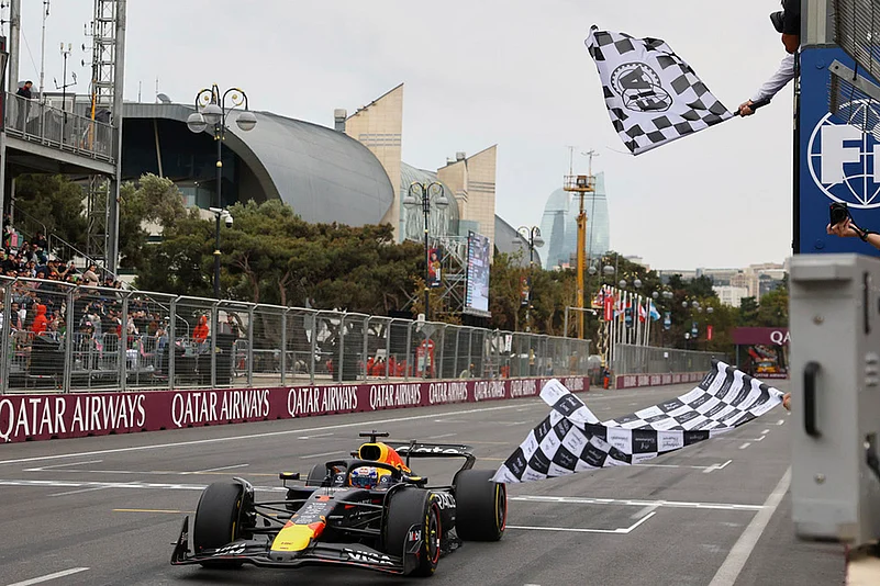 2025 Azerbaijan Formula One Grand Prix Auto race in Baku photos_Red Bull driver Max Verstappen