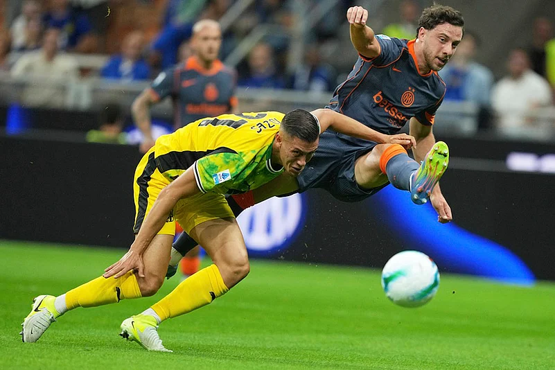 Italy soccer Serie A 2025-26 soccer match Inter Milan Vs Sassuolo_Carlos Augusto
