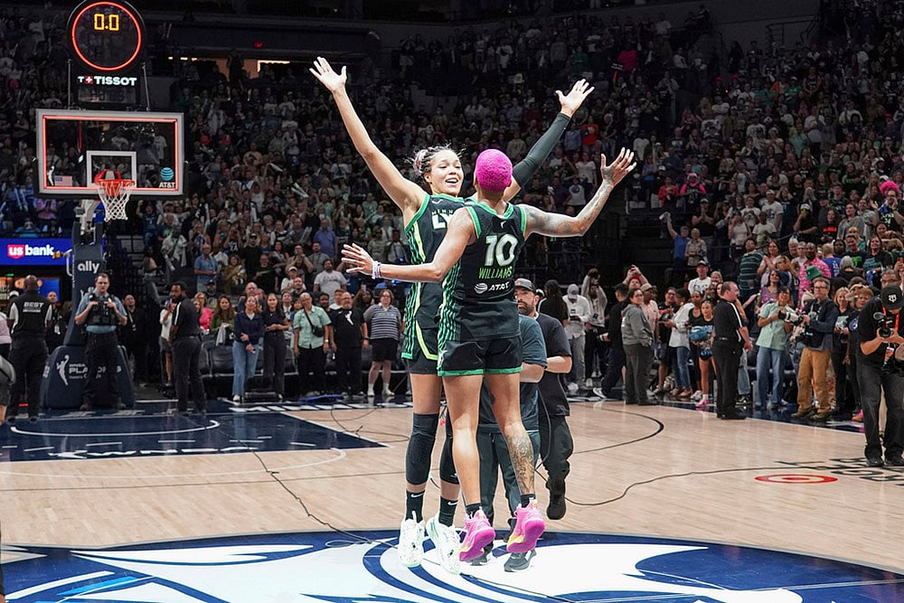 | Photo: AP/Craig Lassig : WNBA Semifinals Playoffs: Minnesota Lynx vs Phoenix Mercury