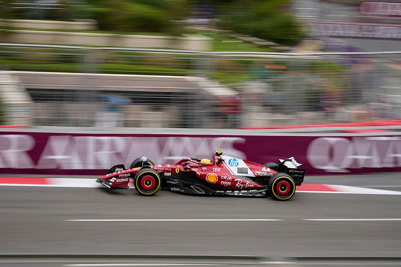 2025 Azerbaijan Formula One Grand Prix Auto race in Baku photos_Ferrari driver Lewis Hamilton