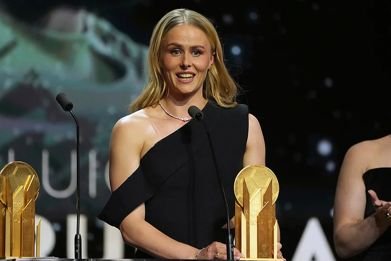 France Soccer Golden Ball Award _ 69th Ballon dOr awards ceremony photos_Hannah Hampton