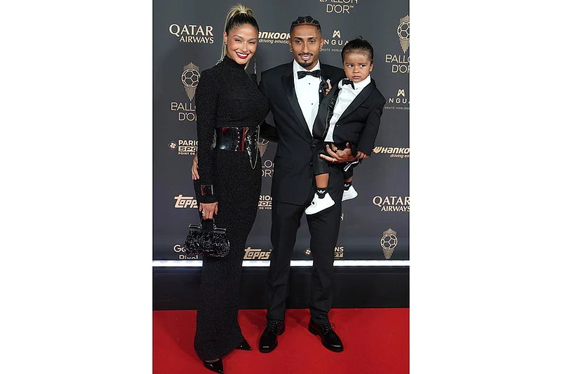 France Soccer Golden Ball Award _ 69th Ballon dOr awards ceremony photos_Raphinha with family
