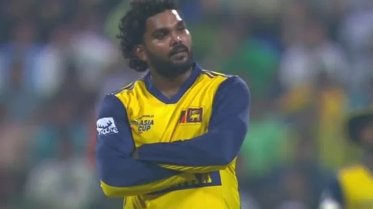 Sri Lanka’s spin-bowling all-rounder Wanindu Hasaranga playfully settled scores with Pakistan’s Abrar Ahmed during their Super Four match in the Asia Cup 2025 on Tuesday, September 23. - X/@SonySportsNetwk