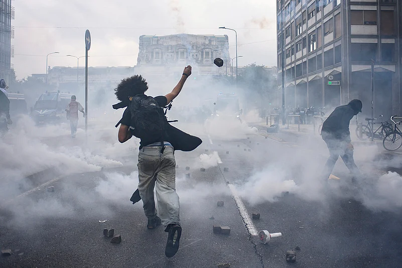 Pro-Palestinians nation-wide protest and general strike in Italy over Gaza war_6
