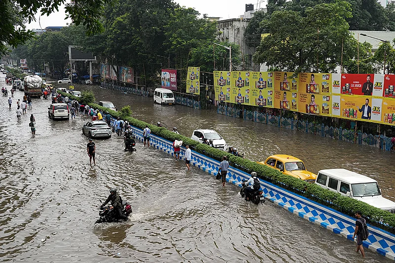 Weather: Rain in Kolkata