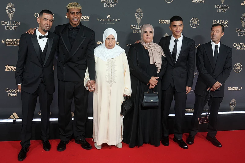 France Soccer Golden Ball Award _ 69th Ballon dOr awards ceremony photos_Lamine Yamal with family