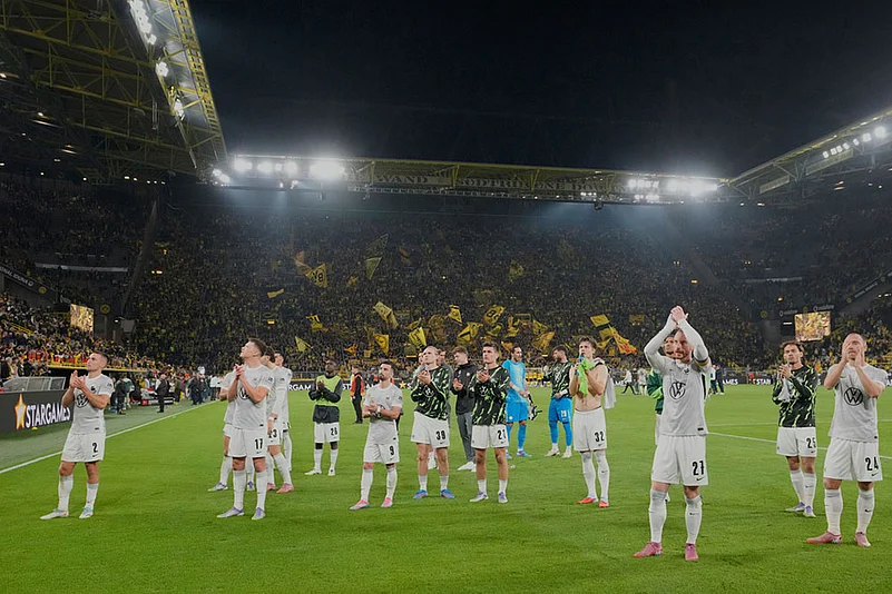 Bundesliga: Borussia Dortmund Vs Wolfsburg