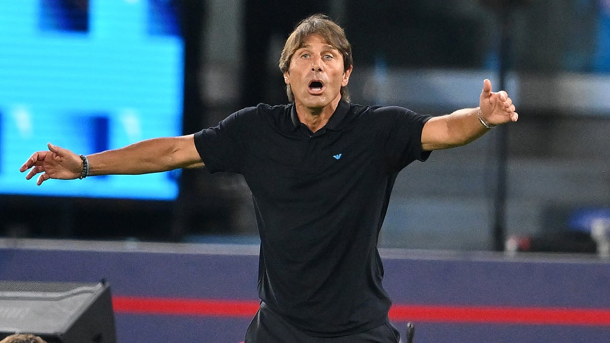 Napoli head coach Antonio Conte during a match.