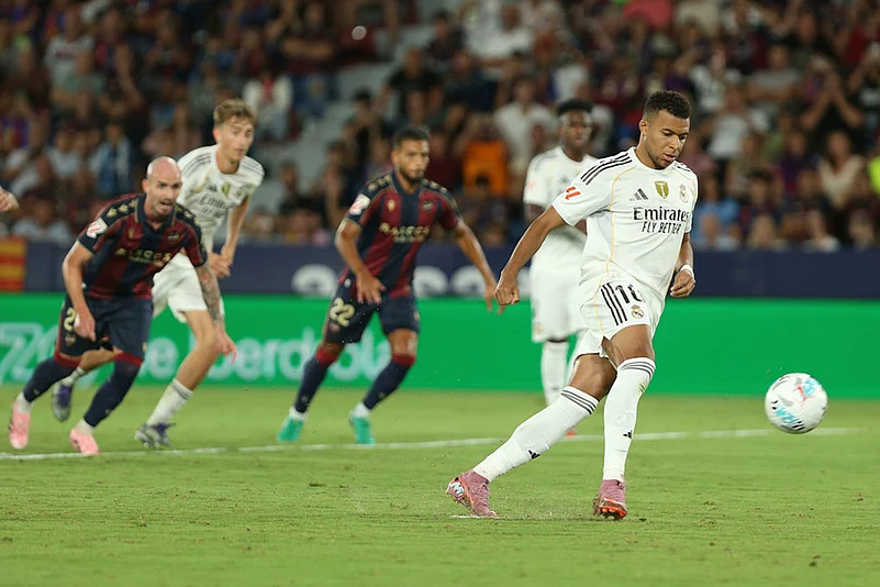 Spain soccer La Liga 2025-26 Levante UD Vs Real Madrid match pics_Kylian Mbappe