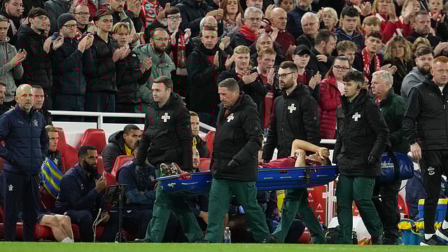Liverpool Defender Giovanni Leoni Suffers ACL Injury On Debut, Set To Be Out For Months