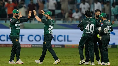 | Photo: AP/Altaf Qadri