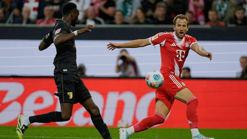 | Photo: AP/Matthias Schrader : Bundesliga 2025-26: FC Bayern Munich vs FC Augsburg