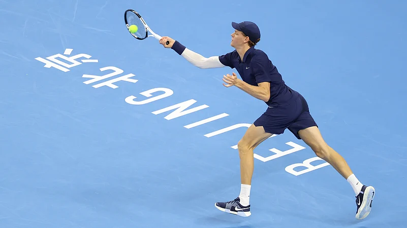 Jannik Sinner in action against Marin Cilic