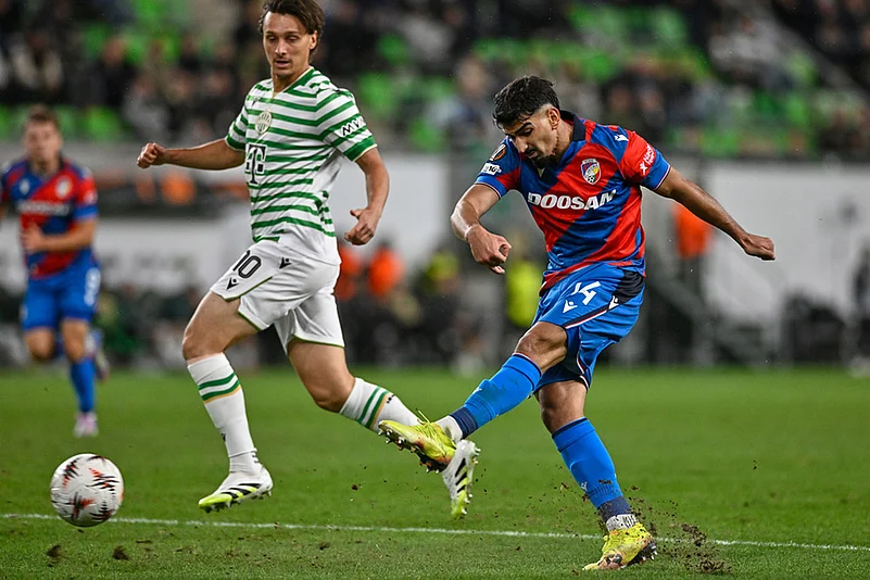 UEFA Europa League soccer Ferencvaros vs Viktoria Plzen_Merchas Doski