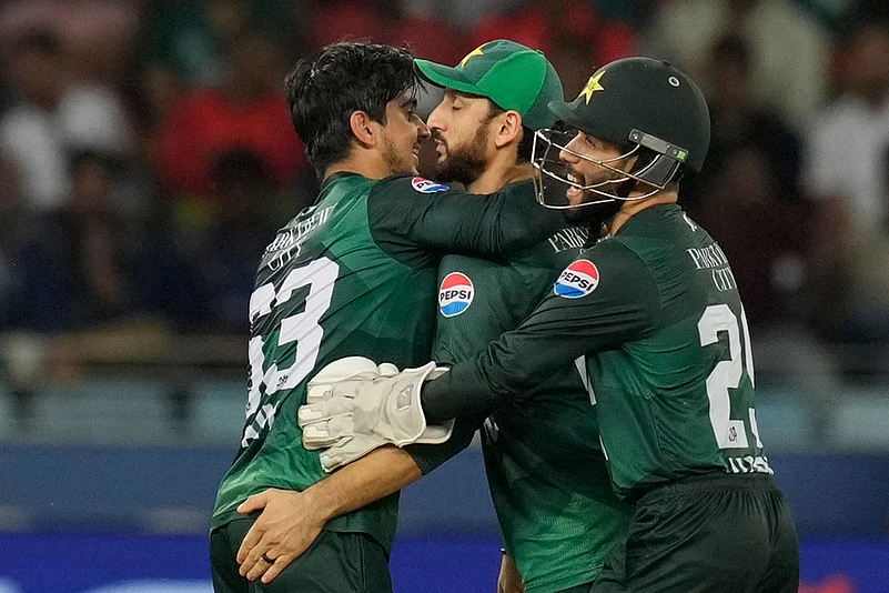 Asia Cup t20 Cricket 2025 Super Four match Pakistan vs Bangladesh_Saim Ayub