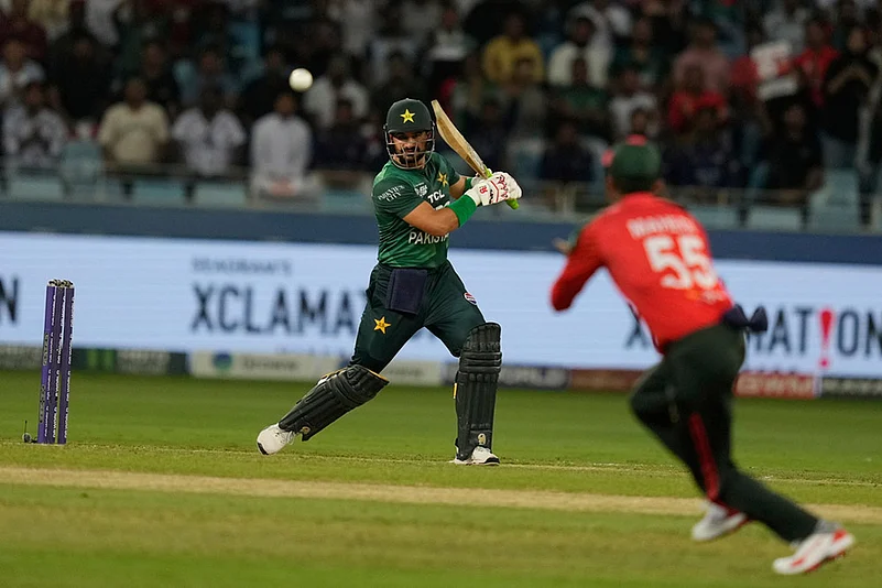 Asia Cup t20 Cricket 2025 Super Four match Pakistan vs Bangladesh_Sahibzada Farhan