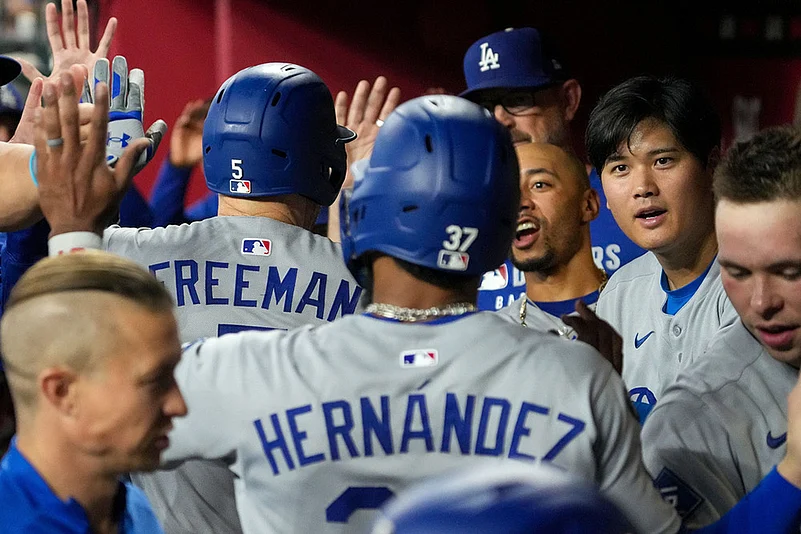 MLB NL West title match Los Angeles Dodgers vs Arizona Diamondbacks_Freddie Freeman