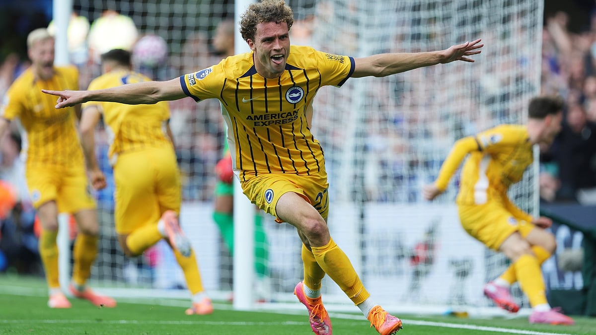 De Cuyper scores Brighton's second goal