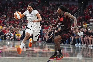 | Photo: AP/Darron Cummings : WNBA semifinals series: Las Vegas Aces vs Indiana Fever