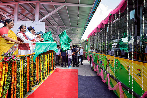 CM Rekha flags off new DEVi buses