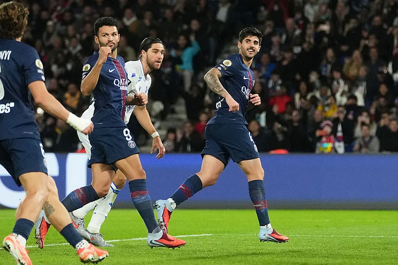 France Ligue 1 Soccer 2025-26 Paris Saint-Germain vs Auxerre: Lucas Beraldo