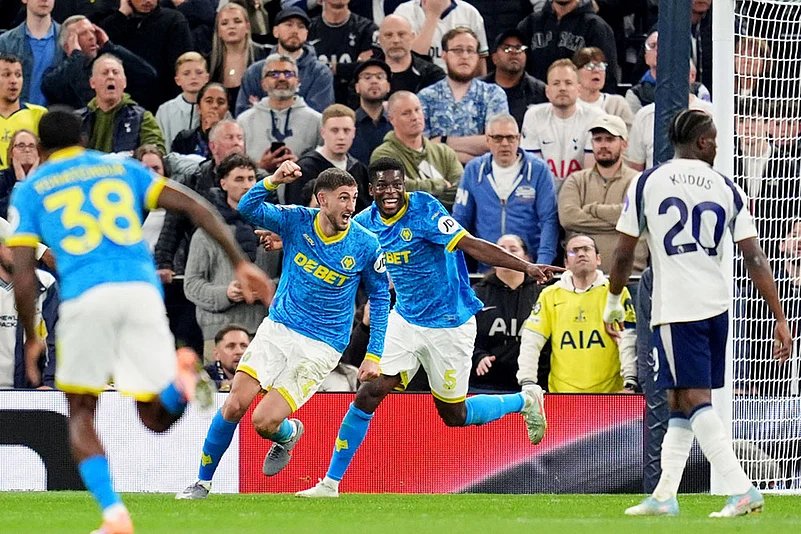 Britain soccer Premier League 2025-26 Tottenham Hotspur vs Wolves_Santiago Bueno