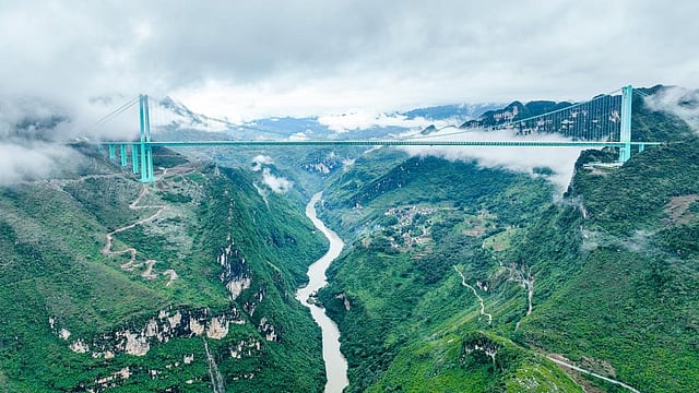 World's Tallest Bridge Opens In China, Cuts Travel Time To Two Minutes From Two Hours
