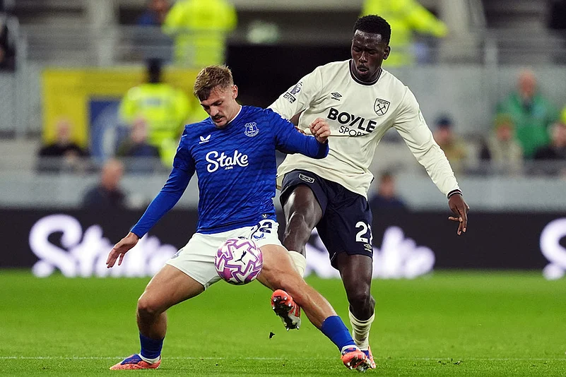 Britain soccer Premier League 2025-26 EPL match Everton vs West Ham United_Kiernan Dewsbury-Hall