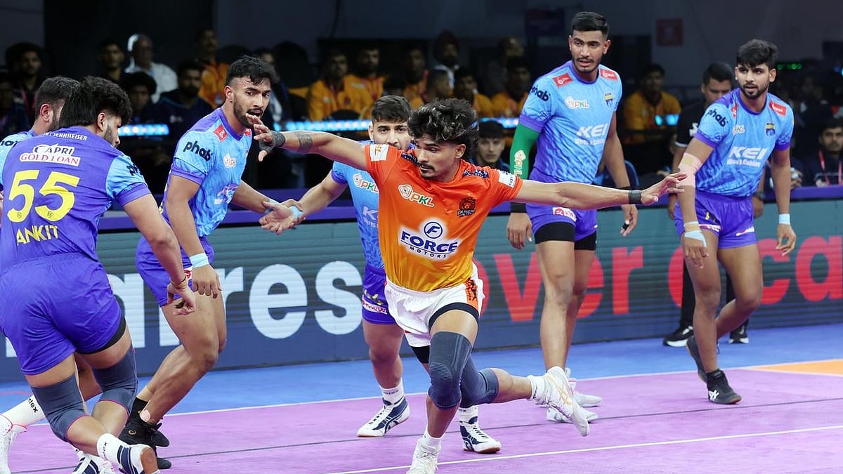 Pro Kabaddi : Action from the Pro Kabaddi League 2025 match between Puneri Paltan and Bengal Warriorz in Chennai.